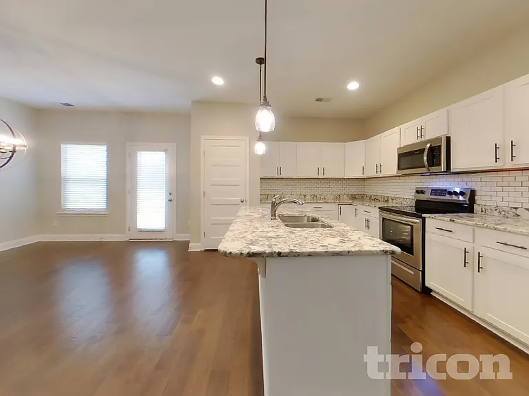 265 Bexley Way — Photo 6