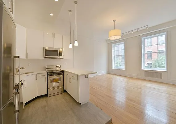 Rented by Buchbinder & Warren | media 9