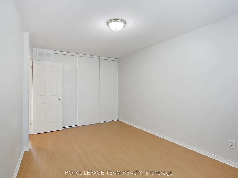 33 Scampton Dr — Photo 22