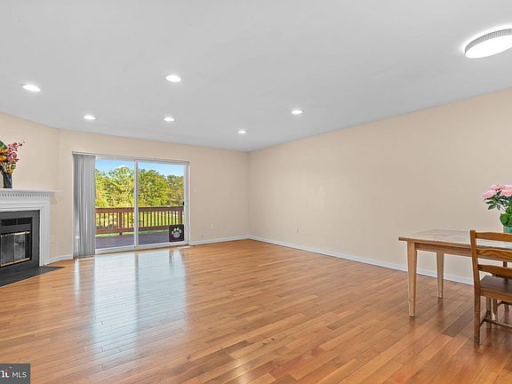 5th image of 7 Valley Crossing Cir