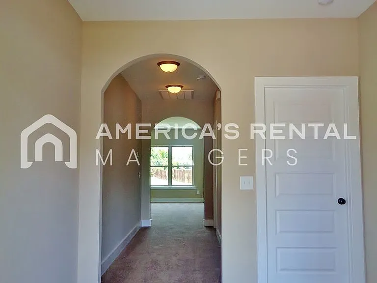 11509 Andrew Way — Photo 3