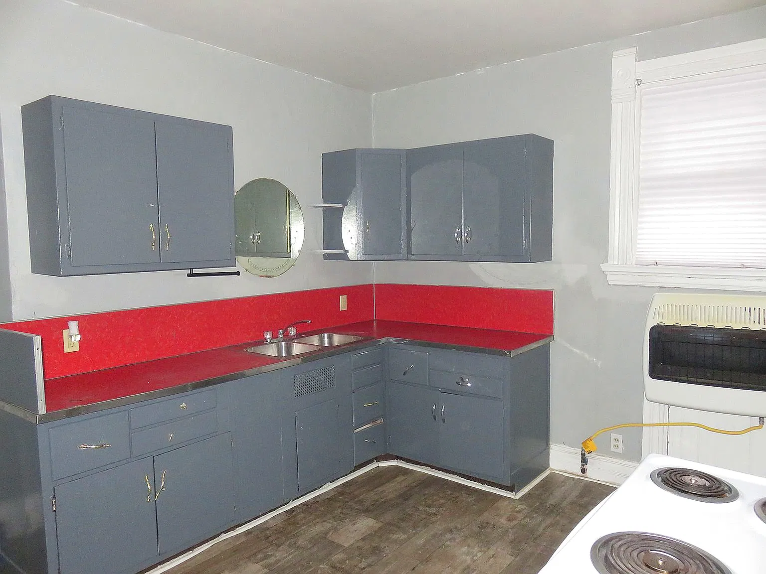 2 bed, 828 sqft, $750 — Photo 1
