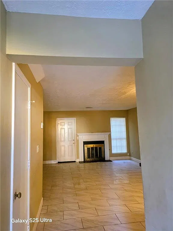 2 bed, 2.5 bath, 1156 sqft, $1,300 — Photo 3