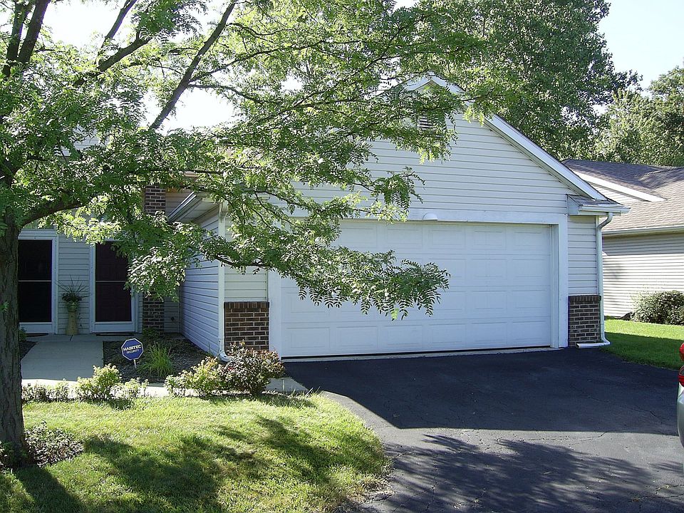 Driveway to 2 car garage