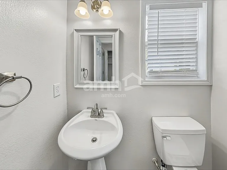 10502 Glory Meadow Ct — Photo 7
