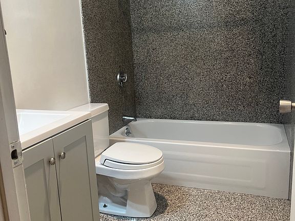 2nd image of 600 Columbia Rd APT 27A