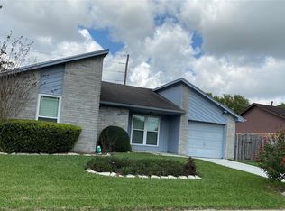 2911 Helmsley Dr, Pearland, TX 77584