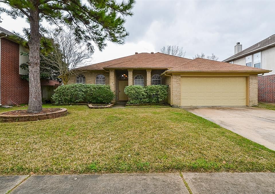 1st image of 24111 Whitefield Ln