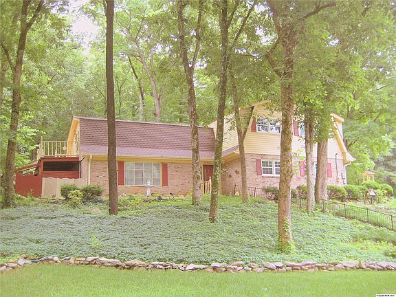 2nd image of 512 Cleermont Dr SE