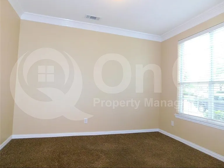 740 Peco St — Photo 3
