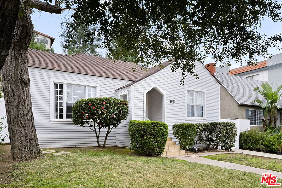 2 bed, 1.5 bath, 1522 sqft, $5,250 — Photo 2