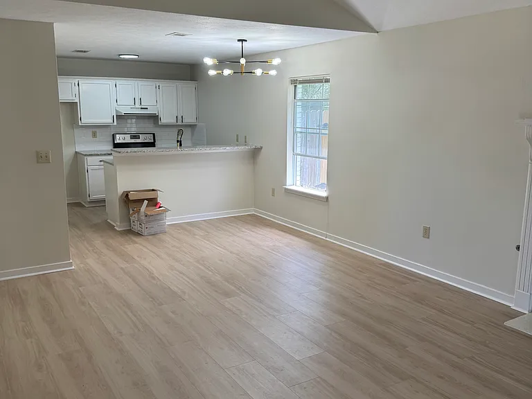 1416 Barnett Bend Cir — Photo 2