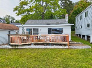 67023 Lakeshore Dr, Dowagiac, MI 49047