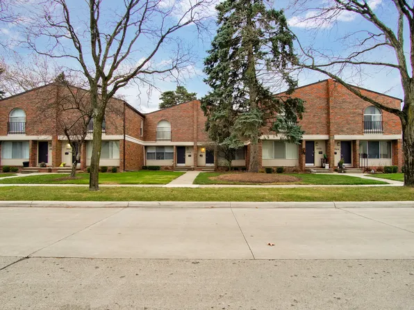 Eton Square Apartments and Townhomes