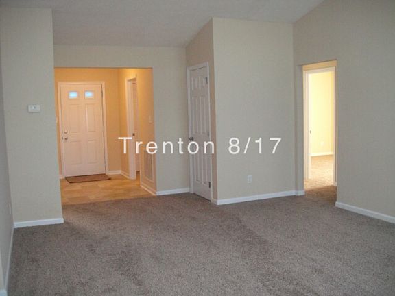 3rd image of 310 E Aberdeen Dr