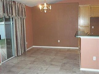 3rd image of 4007 Grosvenor Ln
