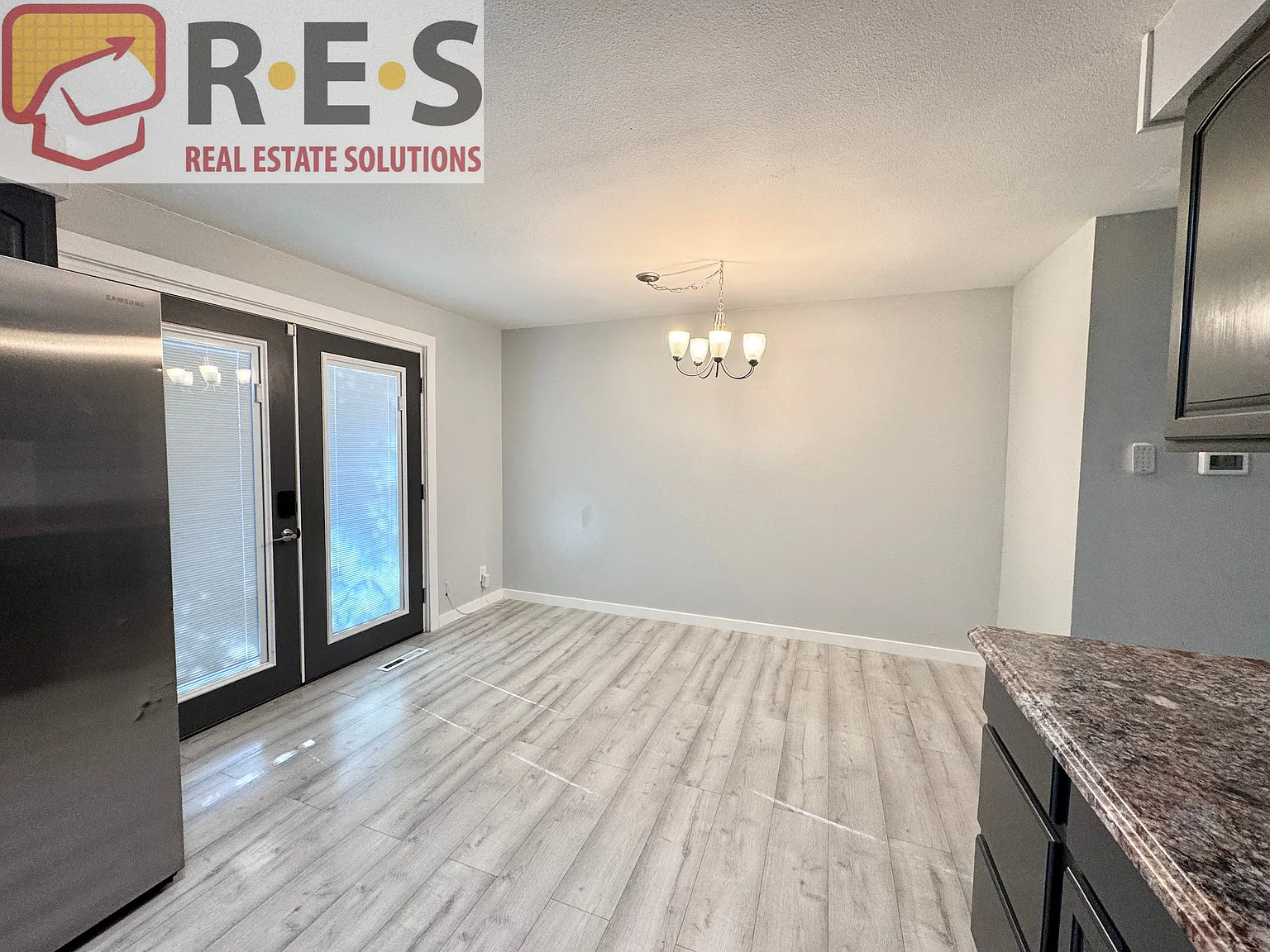 3 bed, 2.5 bath, 1200 sqft, $2,295 — Photo 3