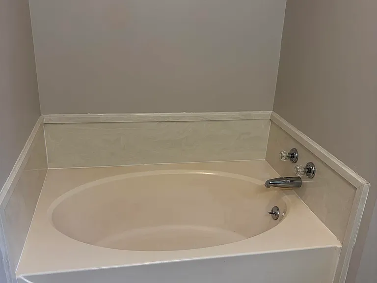 17226 Northlake Dr — Photo 29