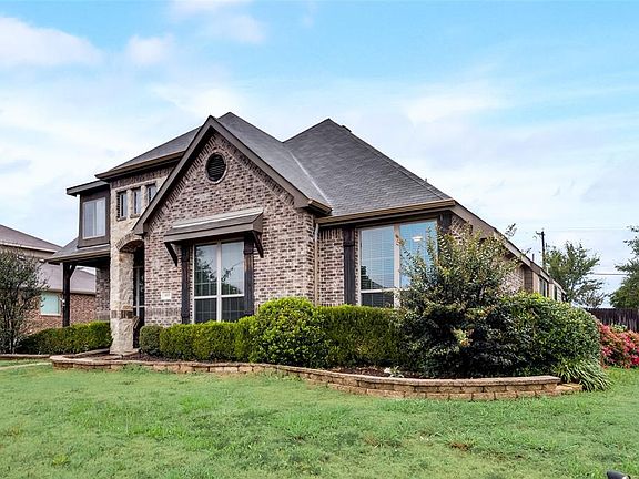 4th image of 613 Goldenrod Ct