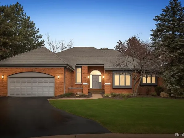 2729 Glenbrooke Ct, Bloomfield Hills, MI 48302