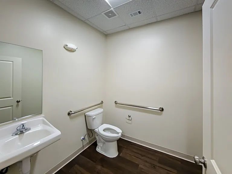 130 Hunt Rd — Photo 7