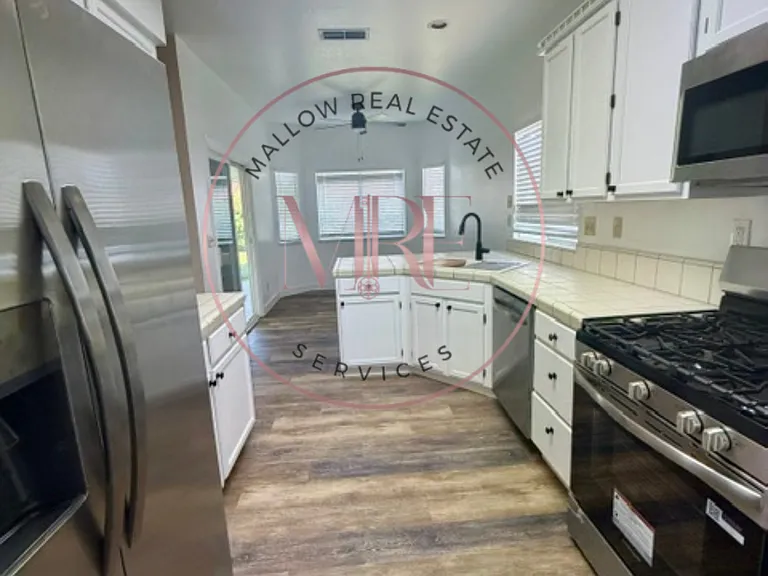 1170 Yolanda Dr — Photo 13