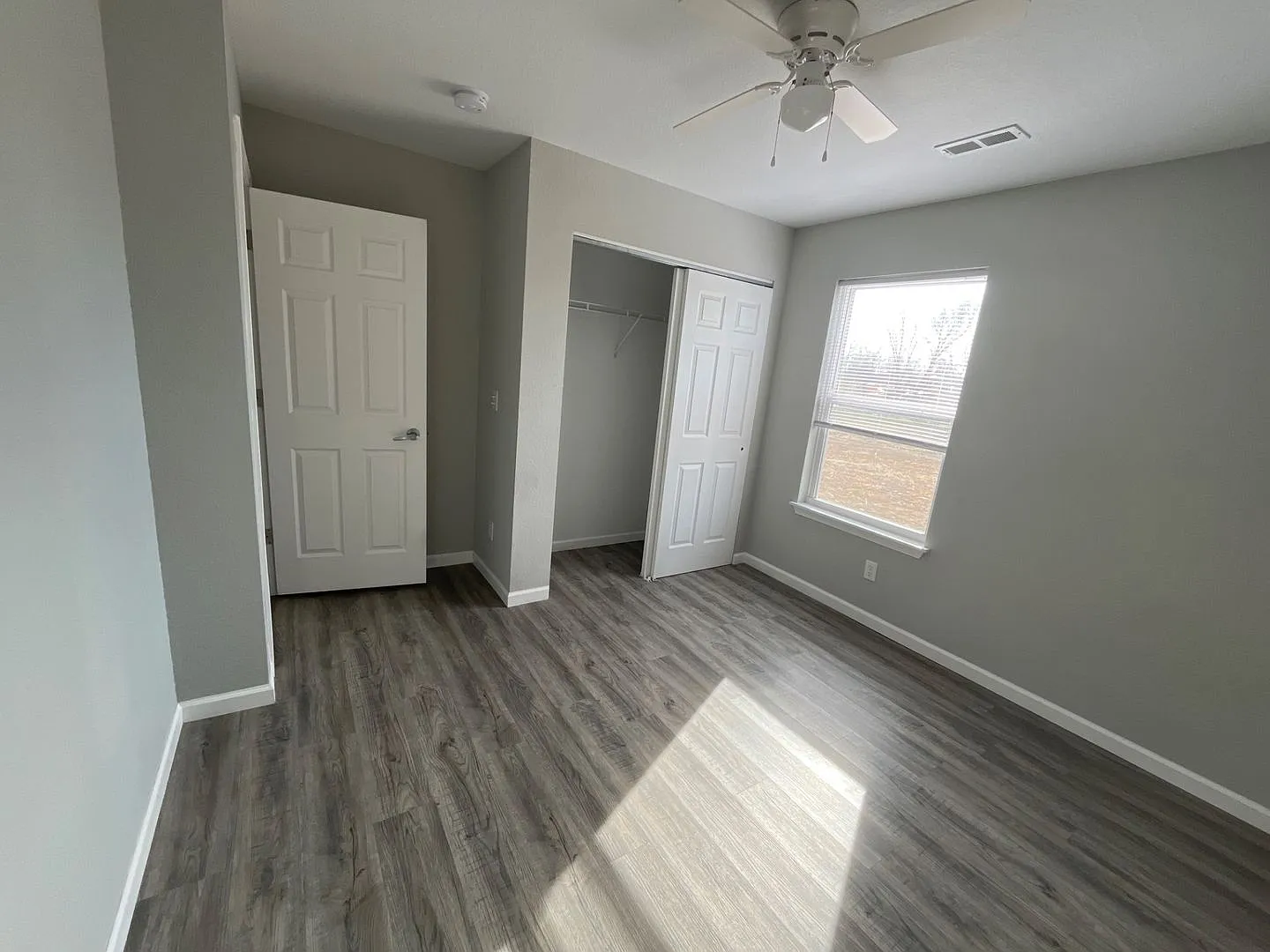 1208 Jones Ave — Photo 2