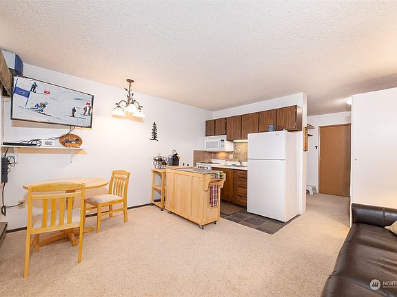 3rd image of 223 E Hyak Drive #629