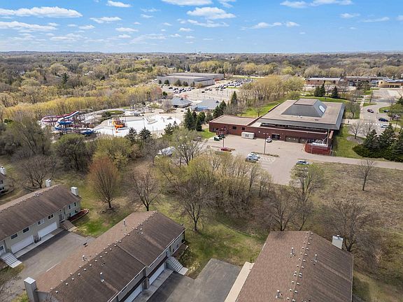 3rd image of 3831 Windcrest Ct