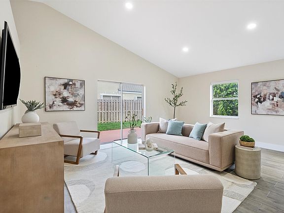 5th image of 8895 Woodside Court