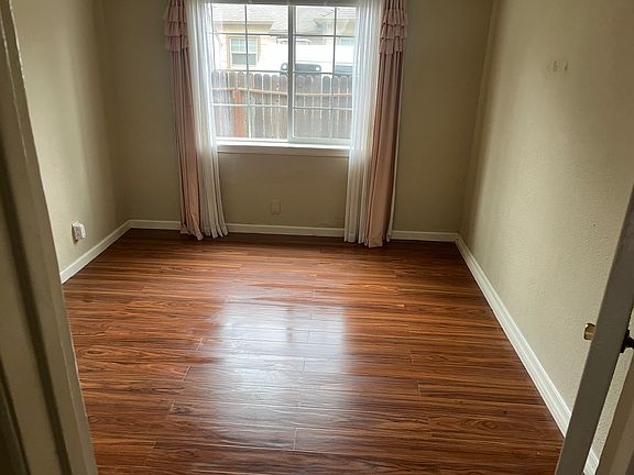 5th image of 3600 43rd St