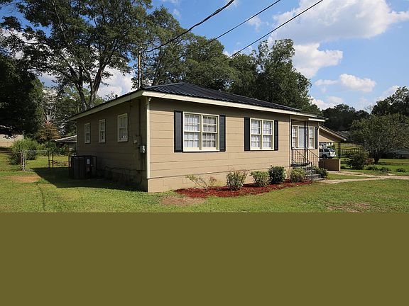 3rd image of 107 Beta St