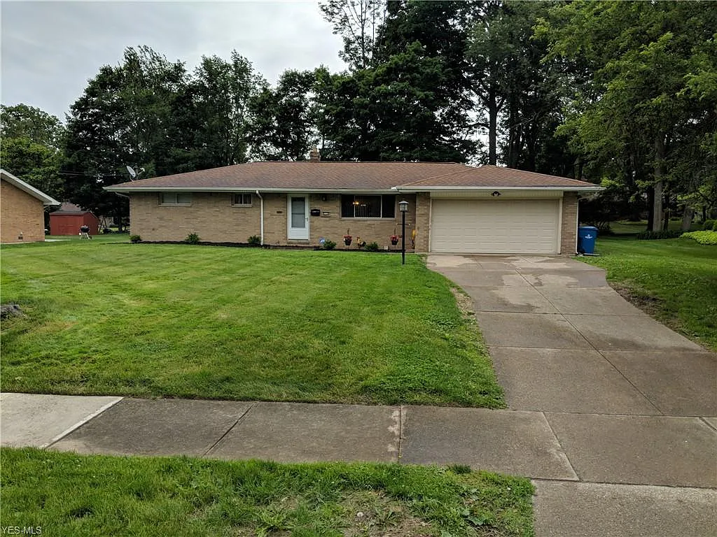 5139 Evergreen Dr photo 1
