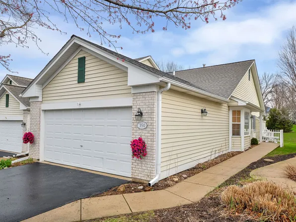 350 Normandie Dr, Sugar Grove, IL 60554