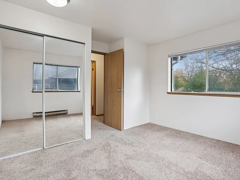 Poplar Lane Apartments — Photo 77