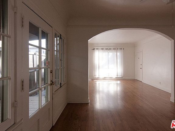Dining room to living room