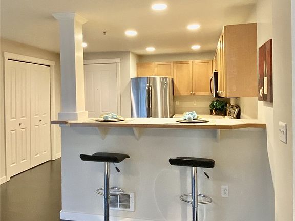 5th image of 11920 98th Ave NE APT 207