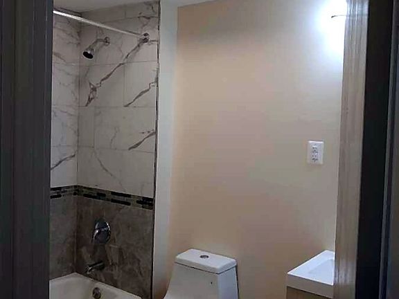 3rd image of 499AB4 Allen St #B4