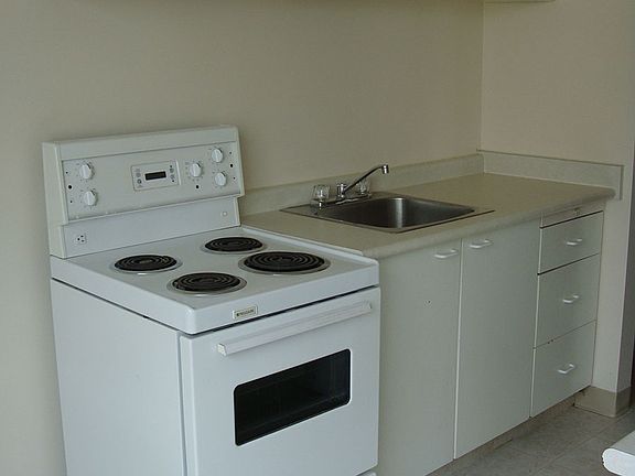 2nd image of 505 Clarence Ave S #405120