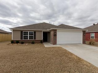 1270 S Gentle Valley Dr, Fayetteville, AR 72704