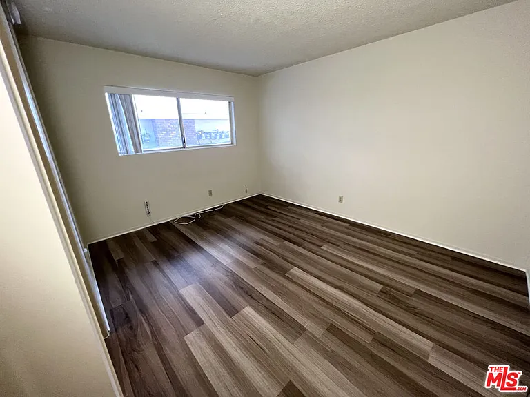 1261 Granville Ave #4 — Photo 13