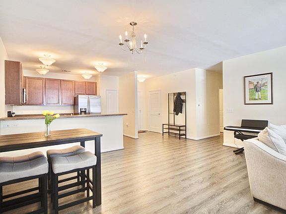5th image of 4316 Colindale Rd Unit 1-304