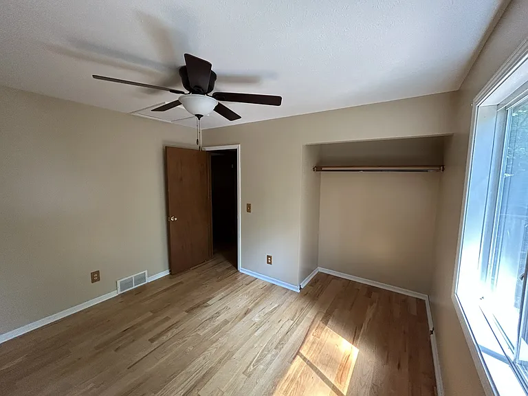 19161 White Pine Dr — Photo 9