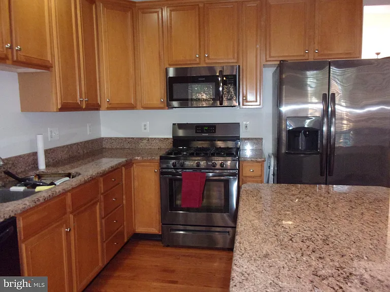 25929 Kirkwood Sq — Photo 2