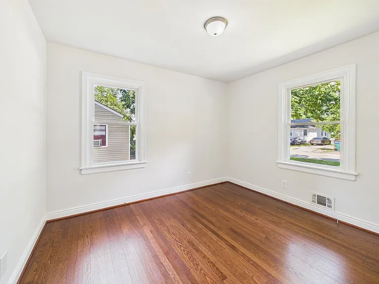 955 Barlen Dr — Photo 17