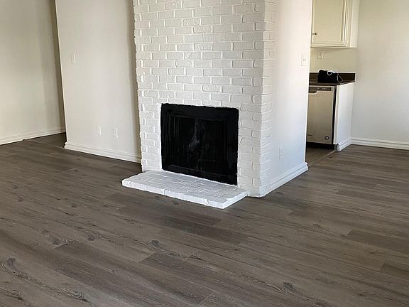 2nd image of 1421 Amherst Ave #9