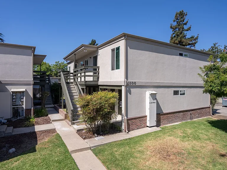 1100 Leff Street — Photo 33