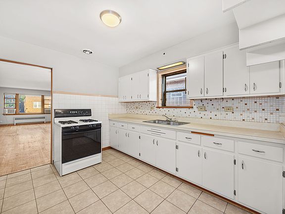 4th image of 1926 Euclid Ave #2