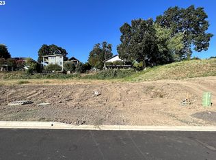 2799 NW Pinehurst Dr #11, McMinnville, OR