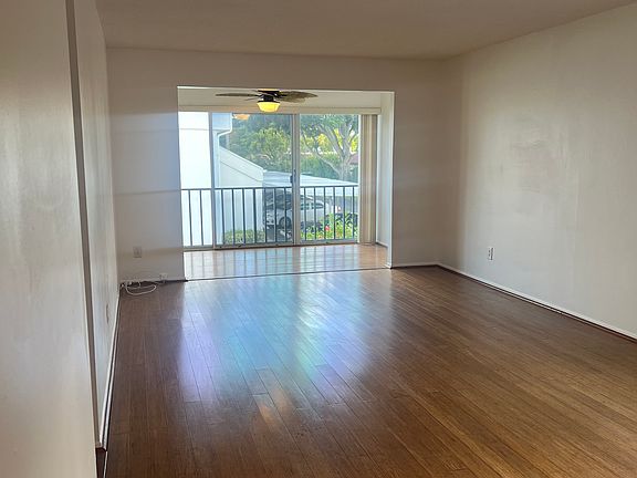 5th image of 2060 Marilyn St APT 236